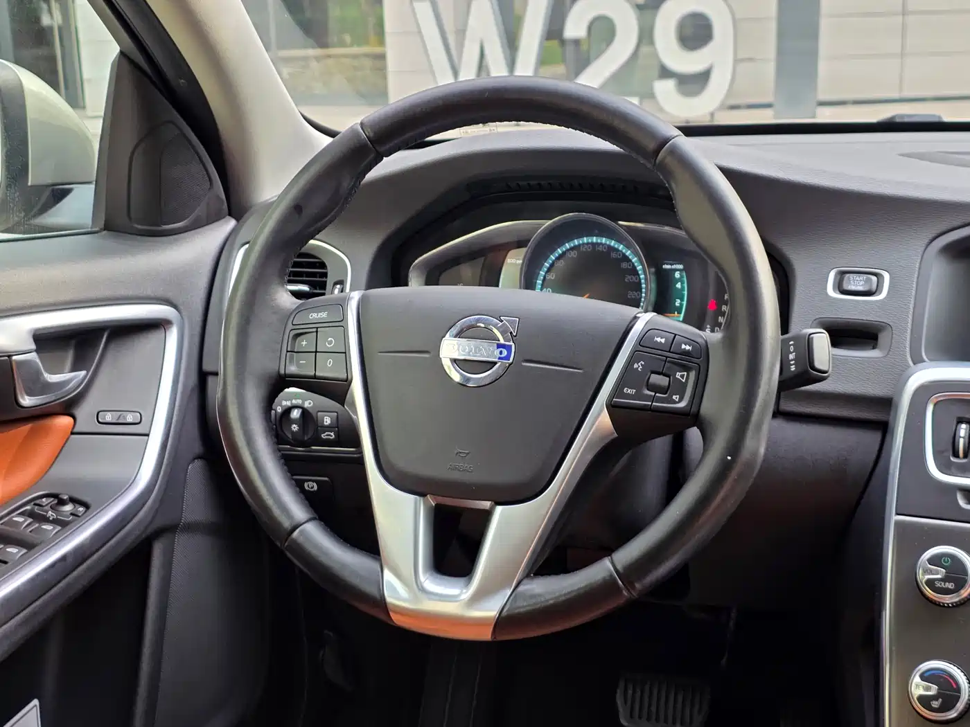 Фото 21 - Volvo S60