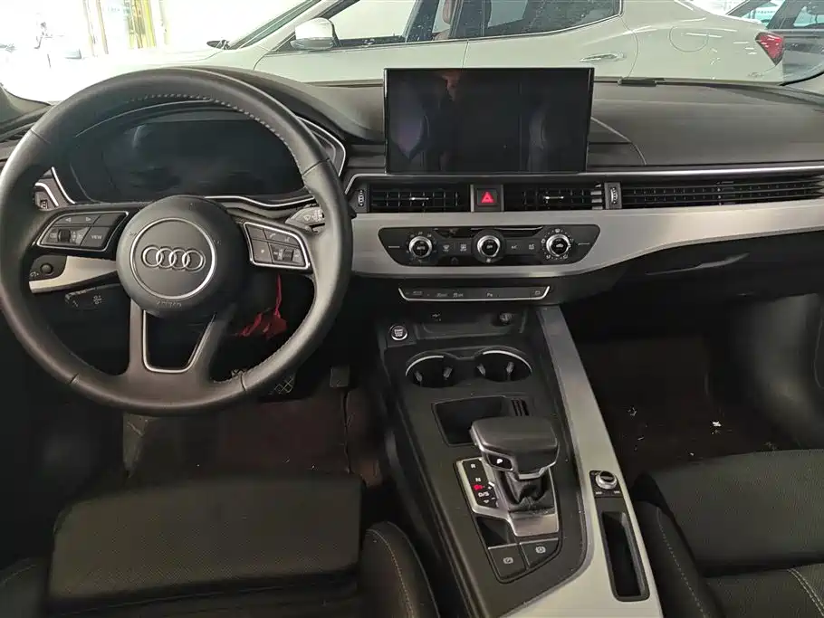 Audi A4L 2020 40 TFSI Luxury Dynamic фото 12