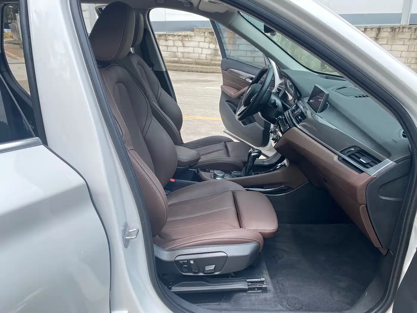 BMW X1 2016 xDrive20Li Luxury Model фото 11