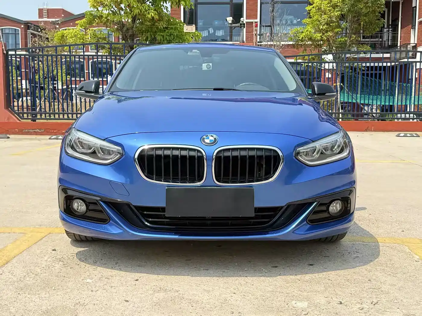 BMW 1 Series 2017 118i Sport фото 2