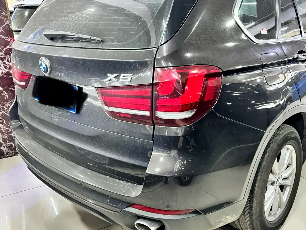 BMW X5 (Import) 2017 xDrive35i Leading Edition фото 9