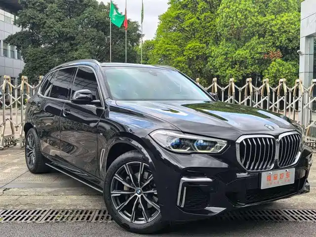 BMW X5 2022 xDrive 30Li Premium M Sport Package — фото 3