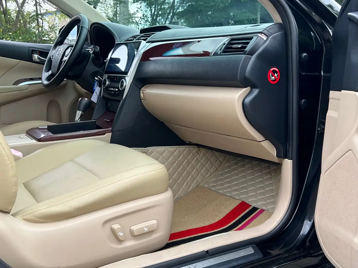 Toyota Camry 2011 200G Luxury Anniversary Edition фото 12