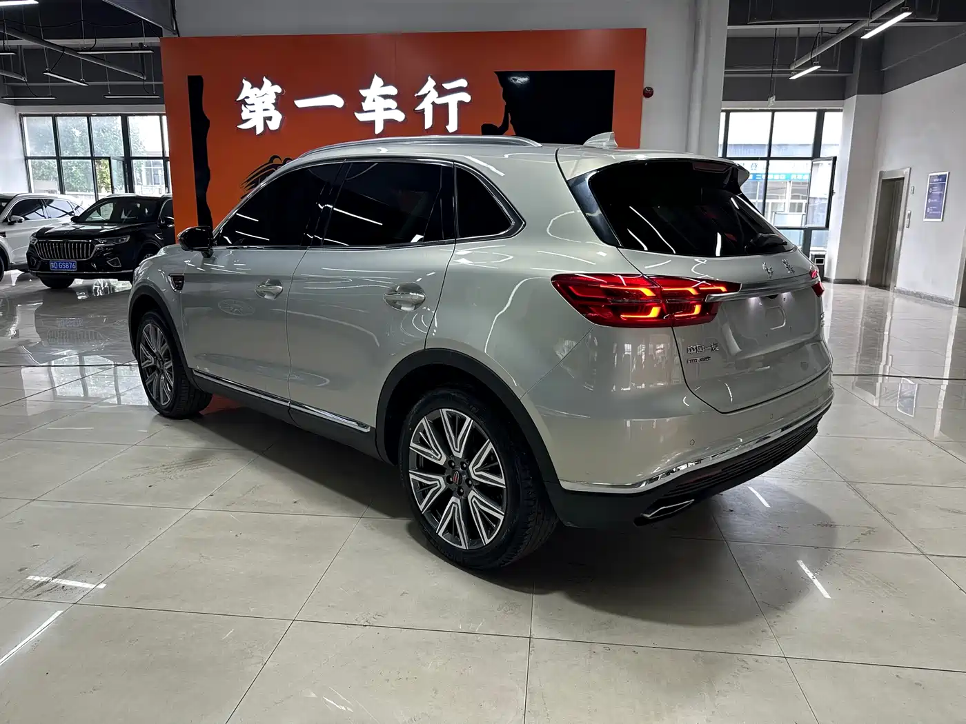 Photo 4 - Hongqi HS5