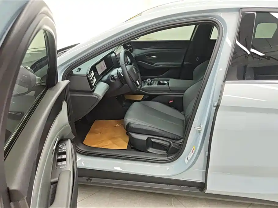 BYD Qin L 2025 DM-i Smart Drive Edition 80KM Leading фото 9