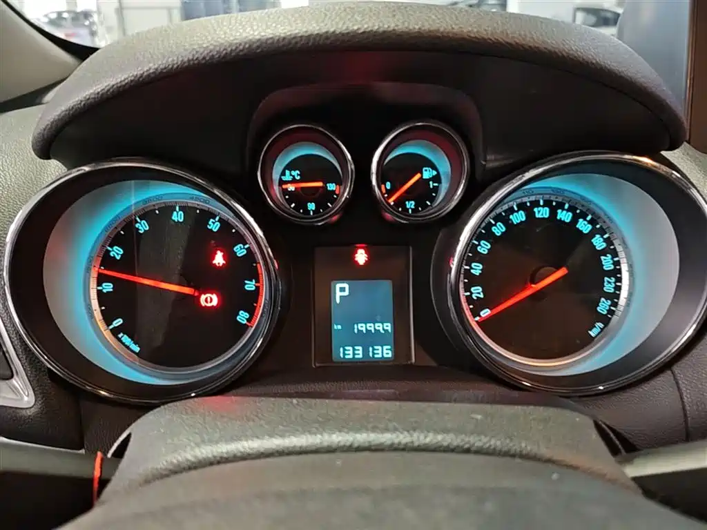 Buick Encore 2014 1.4T Automatic 2WD Urban Elite фото 12