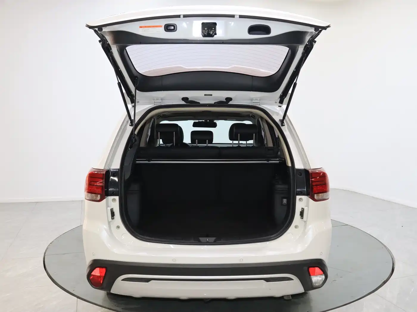 Mitsubishi Outlander 2019 2.4L 4WD Deluxe Edition 5-Seater China VI фото 16
