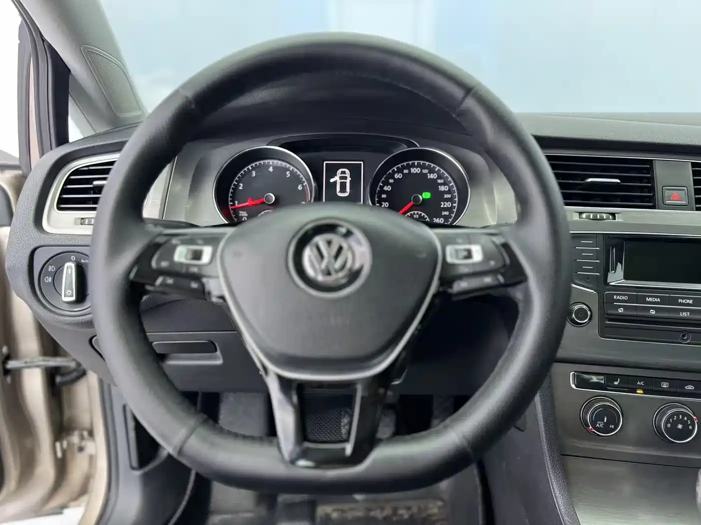 Volkswagen Golf 2015 1.4TSI Automatic Luxury фото 12
