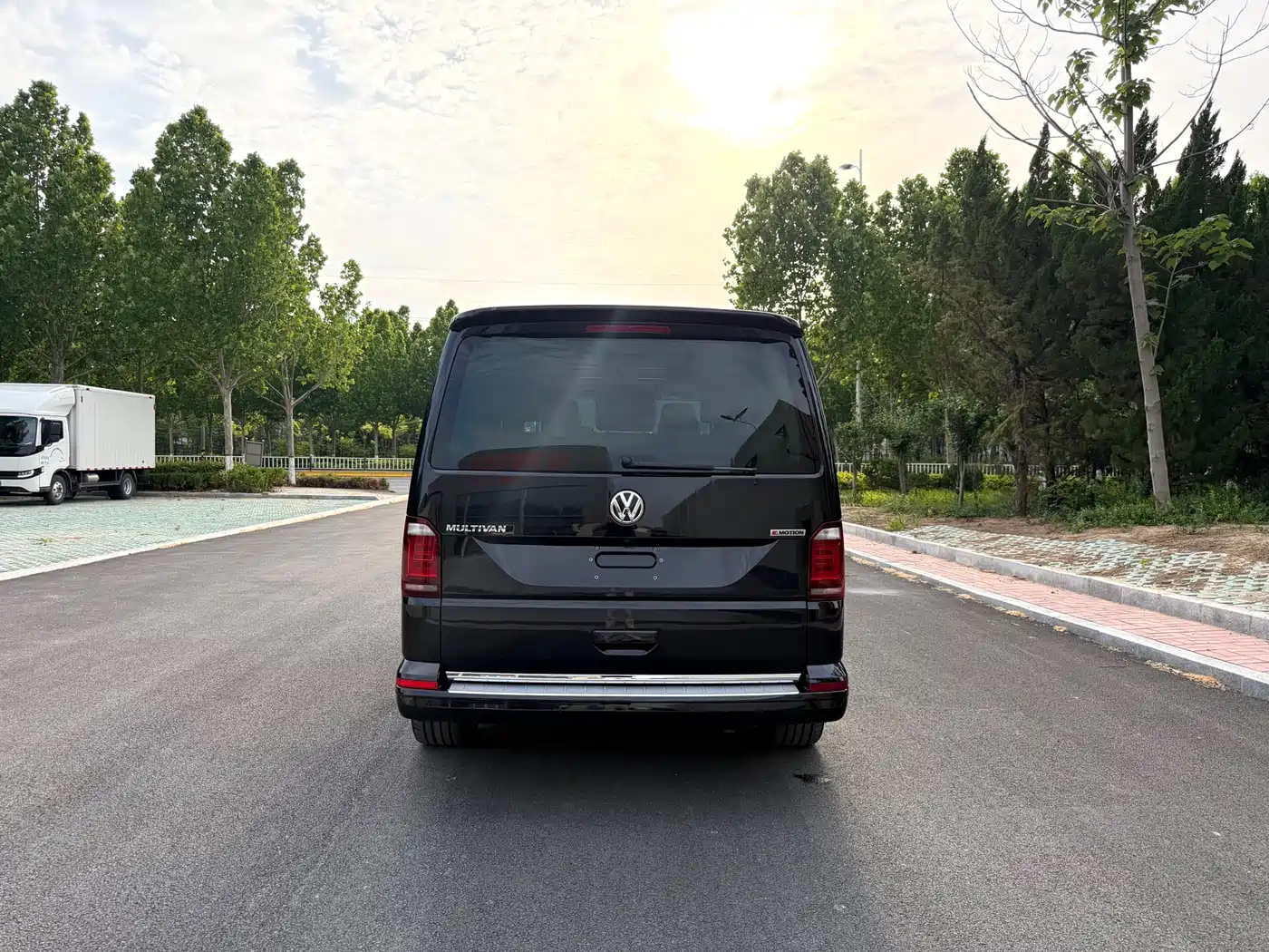Volkswagen Multivan 2019 2.0TSI 4WD Premium 7-seater фото 6