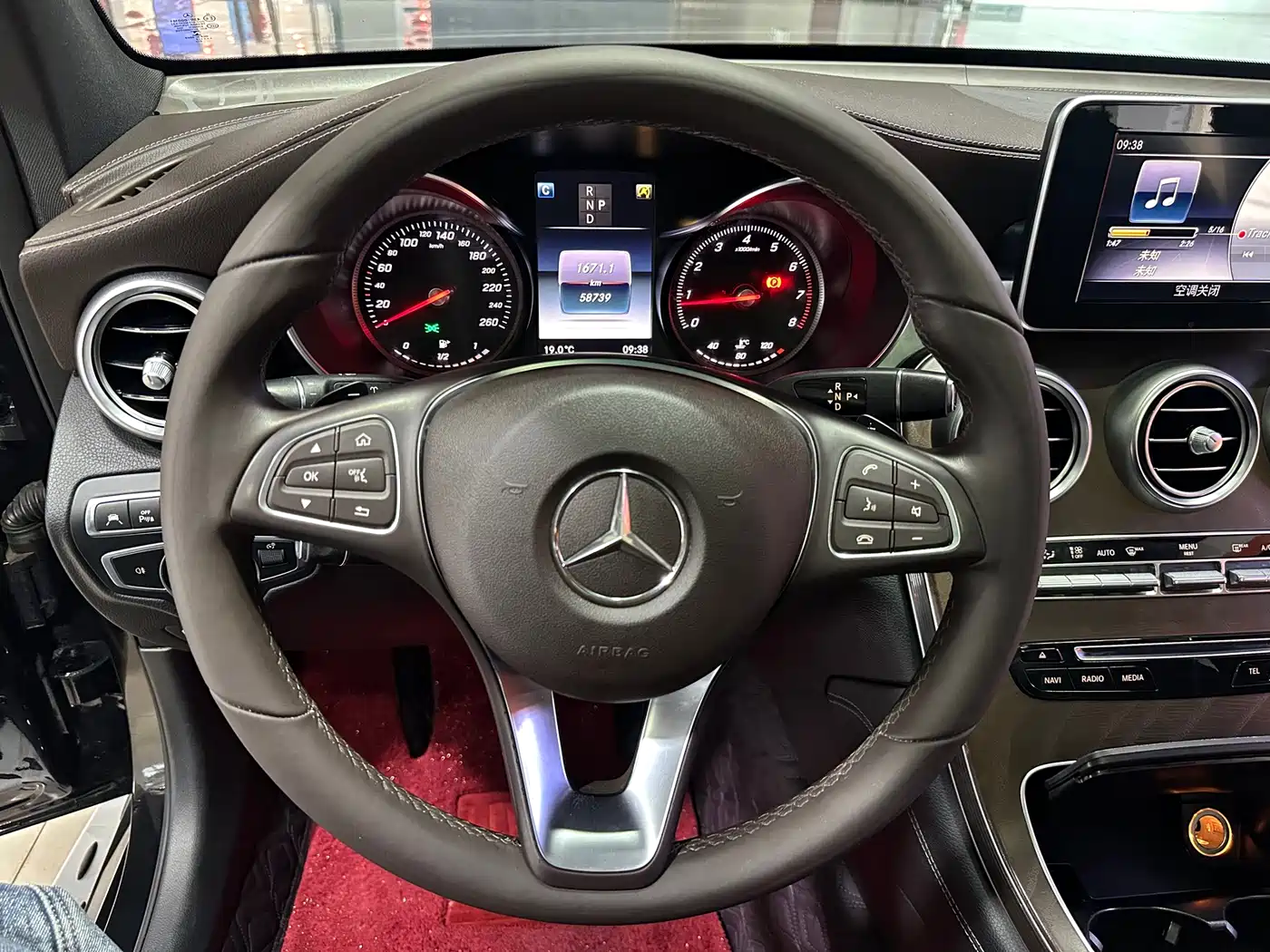 Mercedes-Benz GLC 2018 Facelift GLC 300 4MATIC Dynamic фото 9