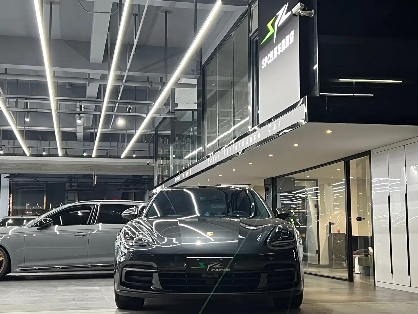Porsche Panamera 2017 Panamera 4 Sport Turismo 3.0T фото 2
