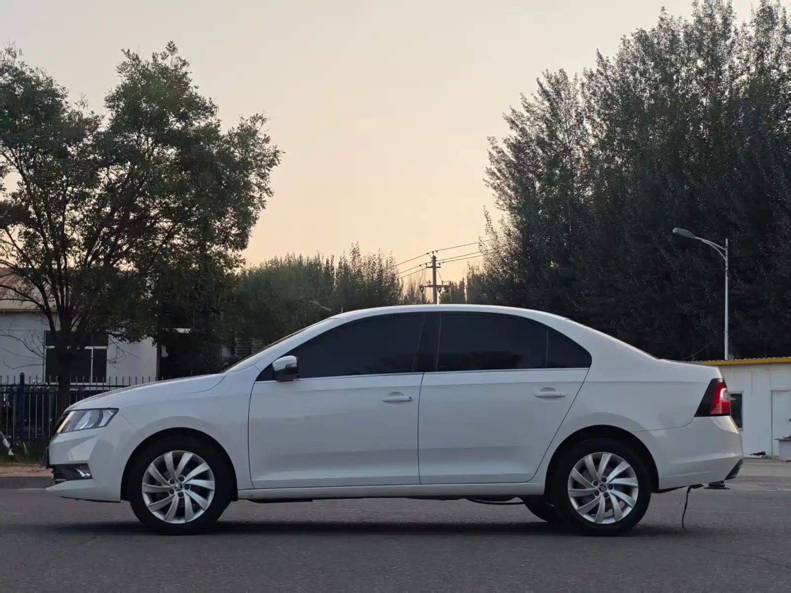 Photo 8 - Škoda Rapid