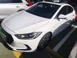 Photo 2 - Hyundai Elantra