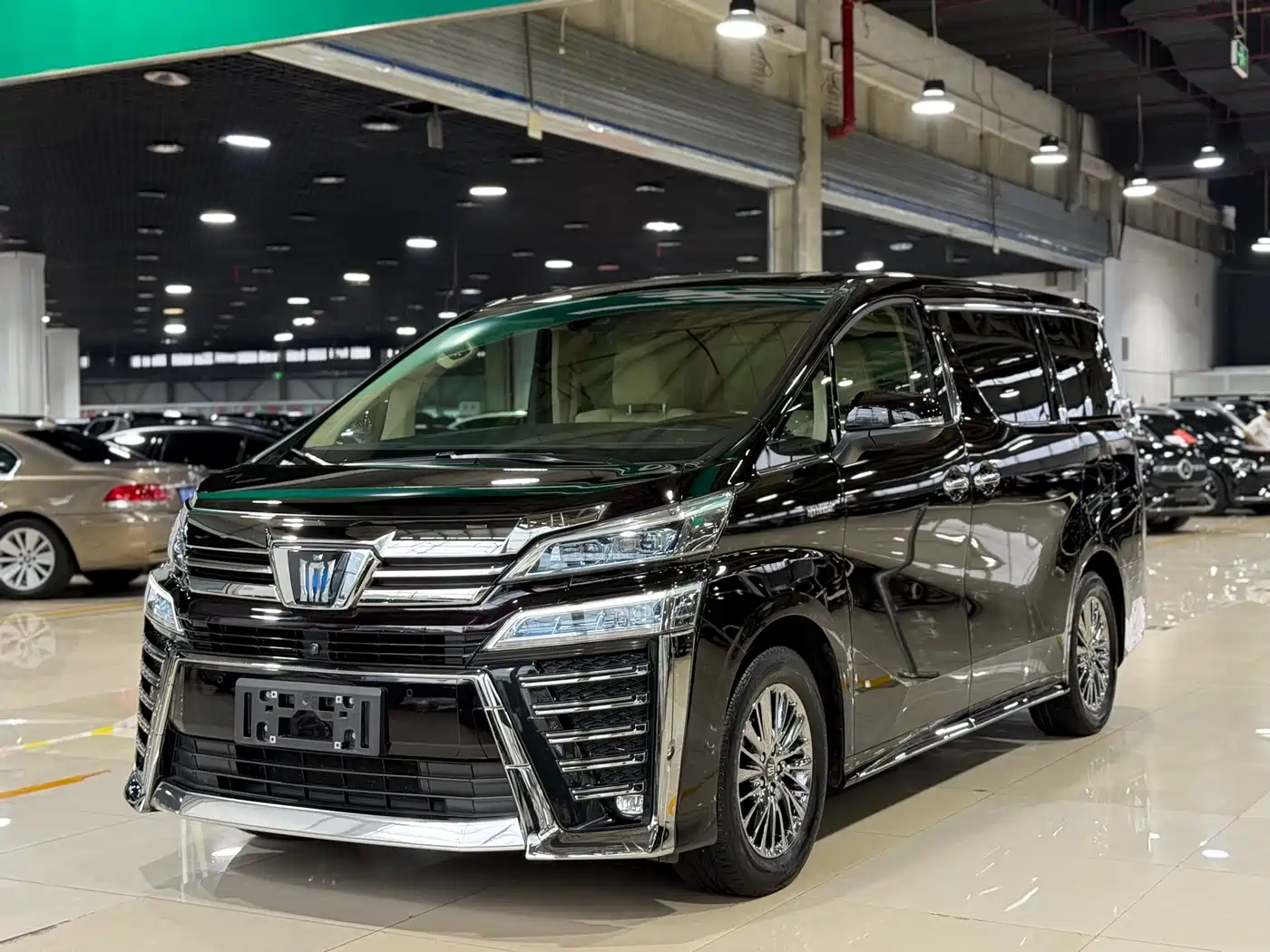 Toyota Vellfire 2022 2021 Crown Hybrid 2.5L HV Supreme Edition
