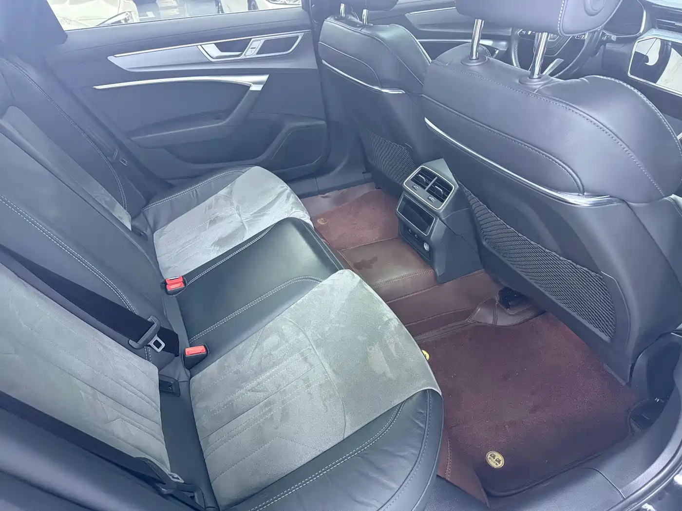 Audi A6L 2023 45 TFSI Premium Selection Dynamic фото 7
