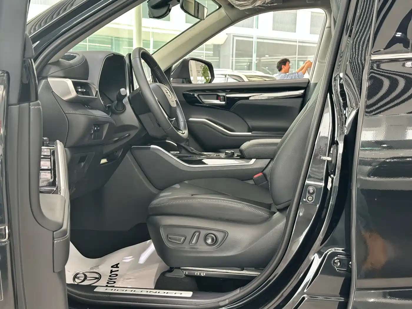 TOYOTA HIGHLANDER