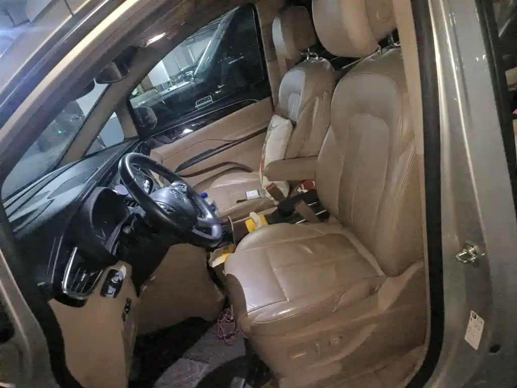 Buick GL8 2018 ES 28T Flagship Type China VI фото 8