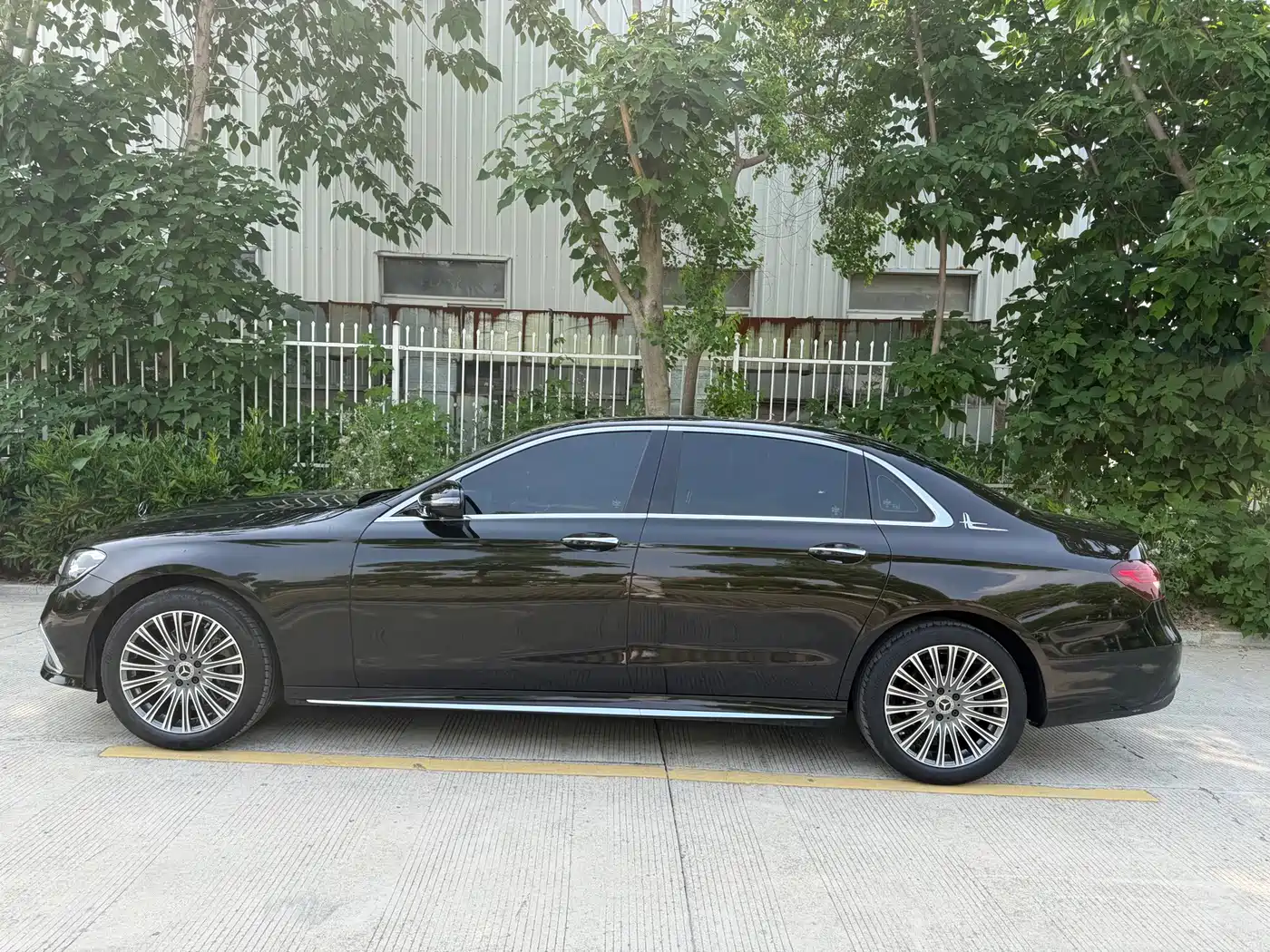Mercedes-Benz E-Class 2023 E 300 L Sport Luxury фото 16