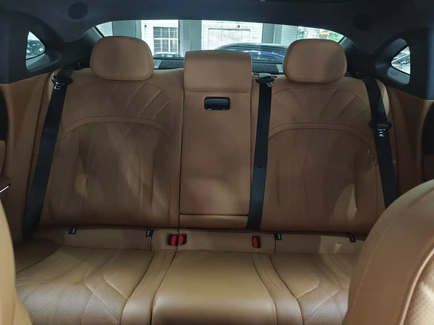 Geely Galaxy Galaxy Xingyao 8 2025 Model 130km EM-i Flagship Edition фото 17