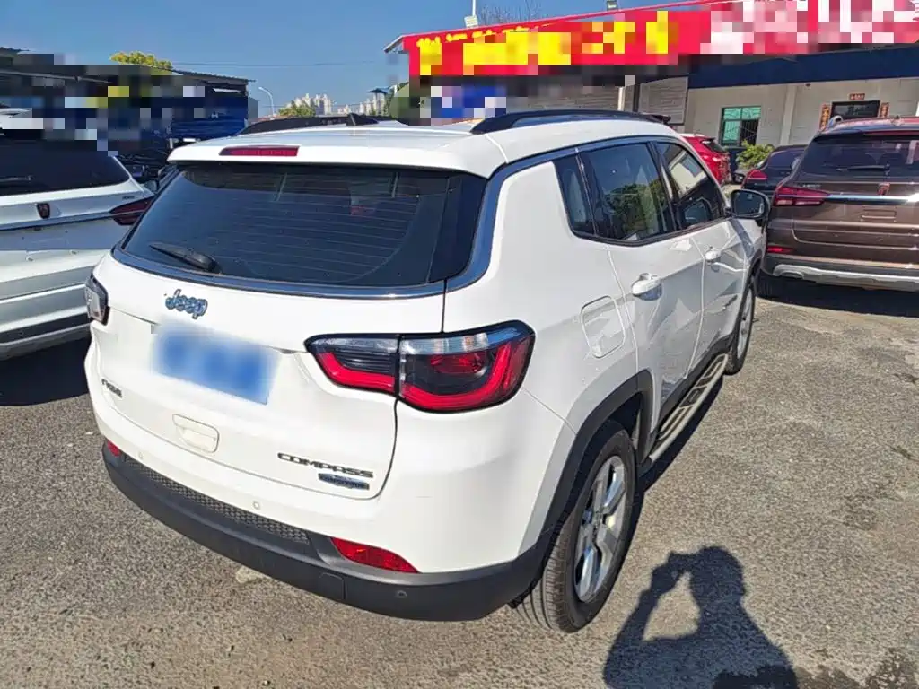 Фото 7 - Jeep Compass