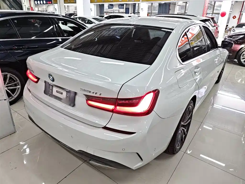 BMW 3-SERIES