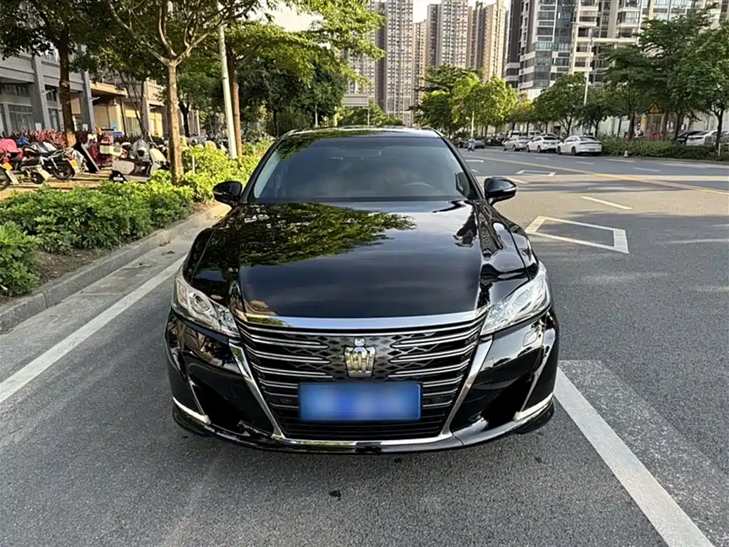 Toyota Crown 2018 2.0T Fashion Edition фото 4