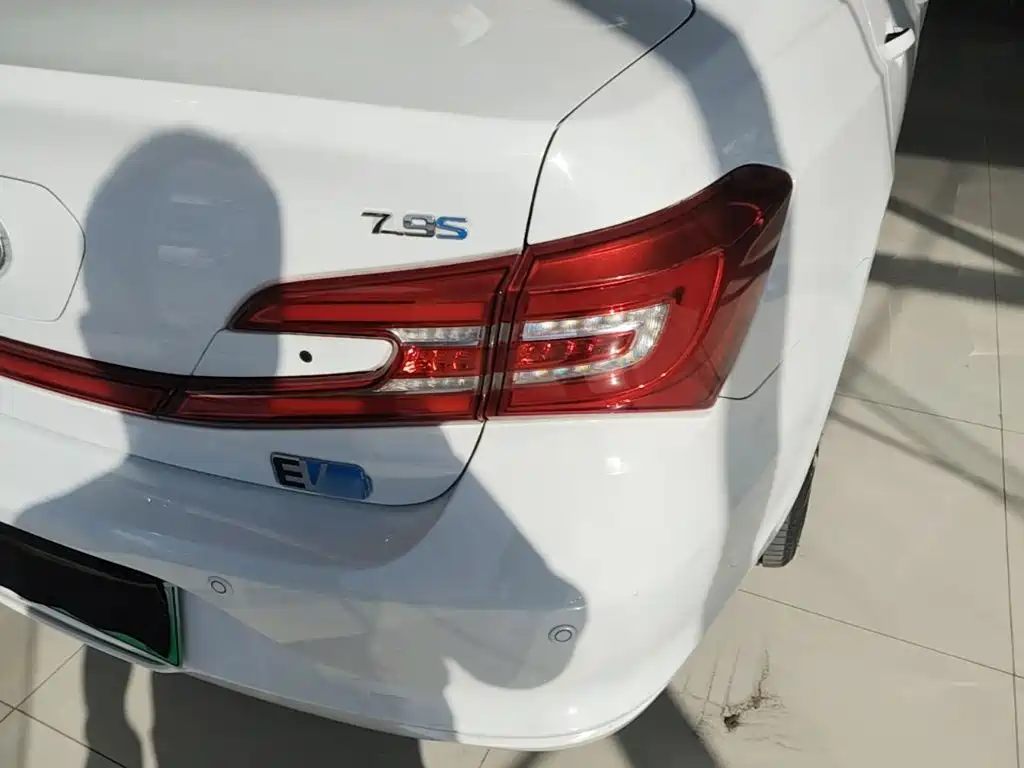 صورة 8 - BYD Qin New Energy