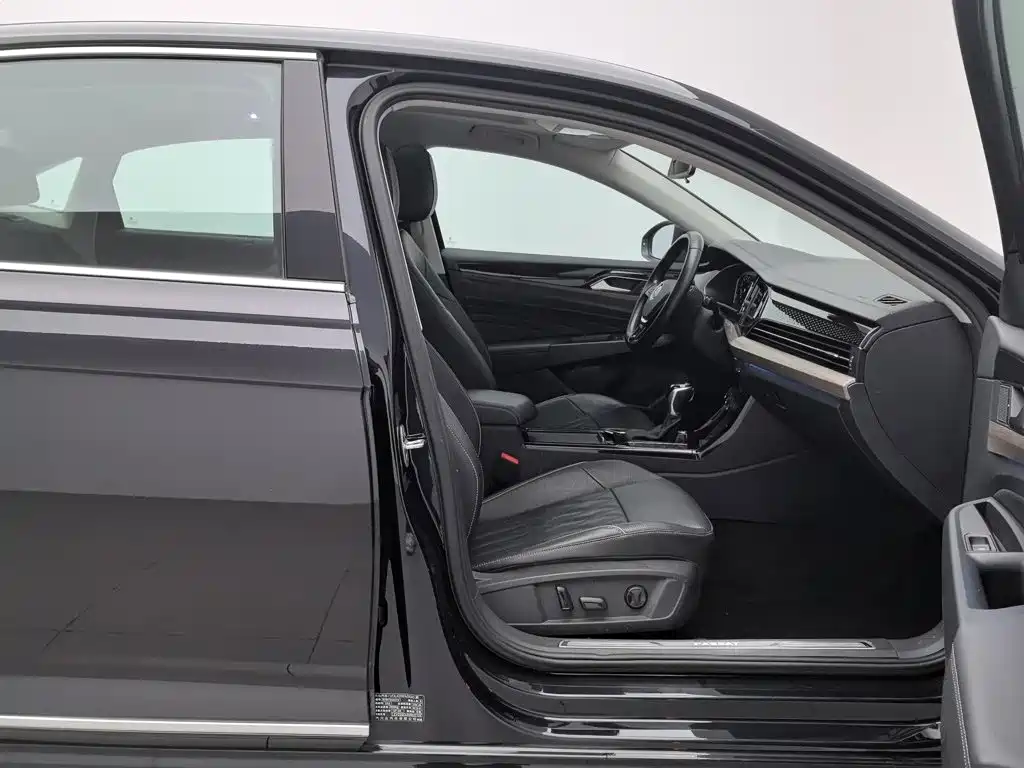 Photo 23 - Volkswagen Passat