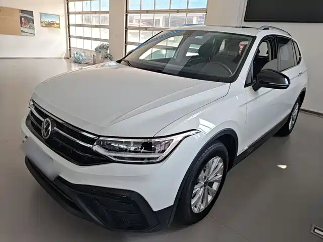 Volkswagen Tiguan L Outstanding, 300TSI, автомат, моноприводный