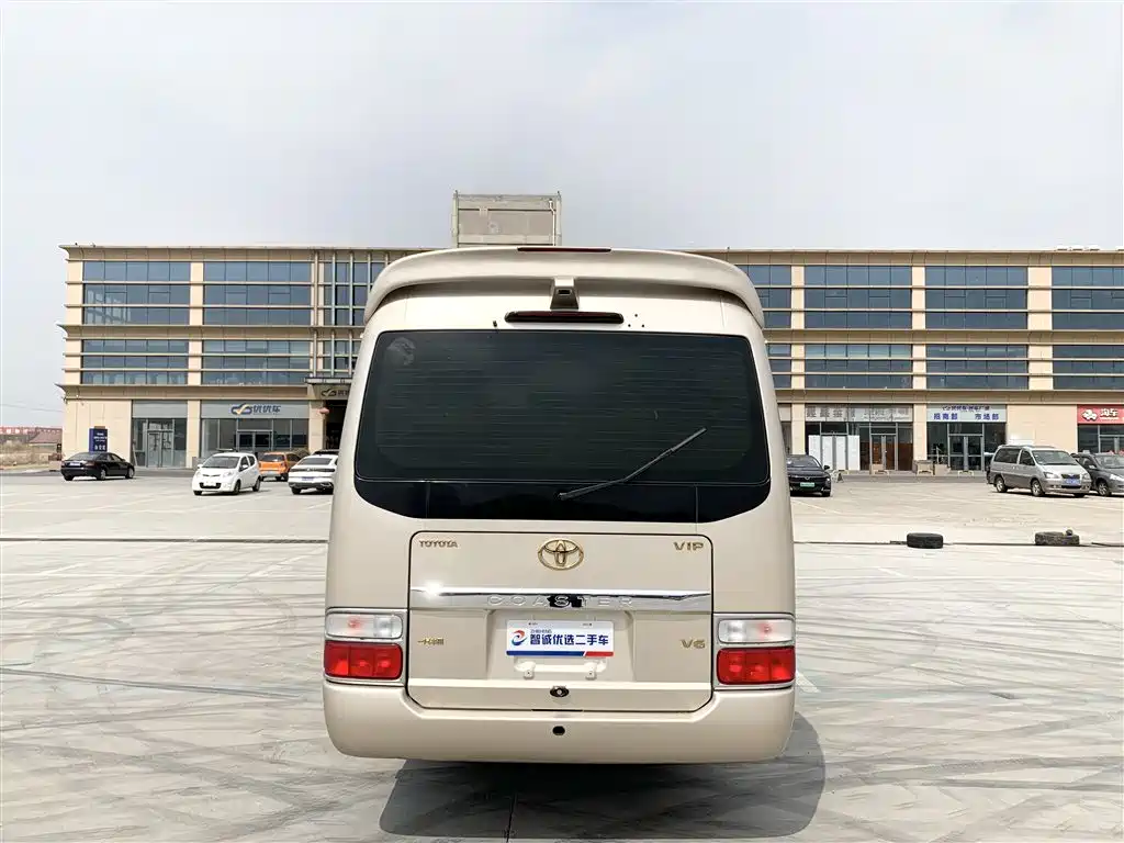Toyota Coaster 2015 4.0L Premium Bus GRB53L-ZCMSK 20-seater Special Edition фото 3
