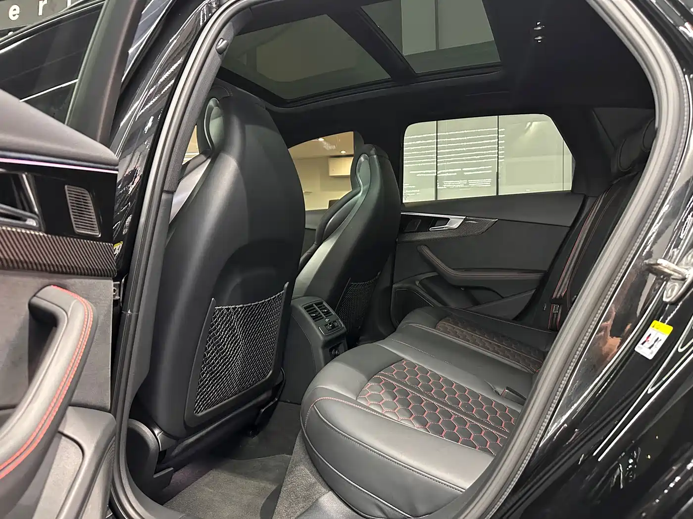 Audi RS 4 2023 Model RS4 Avant Obsidian Edition фото 9