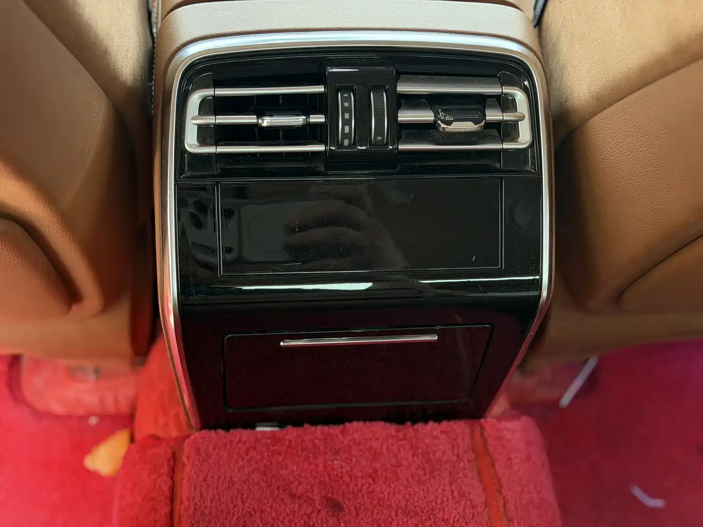 Hongqi H9 2022 2.0T Smart Connect Flag Smooth Edition фото 23