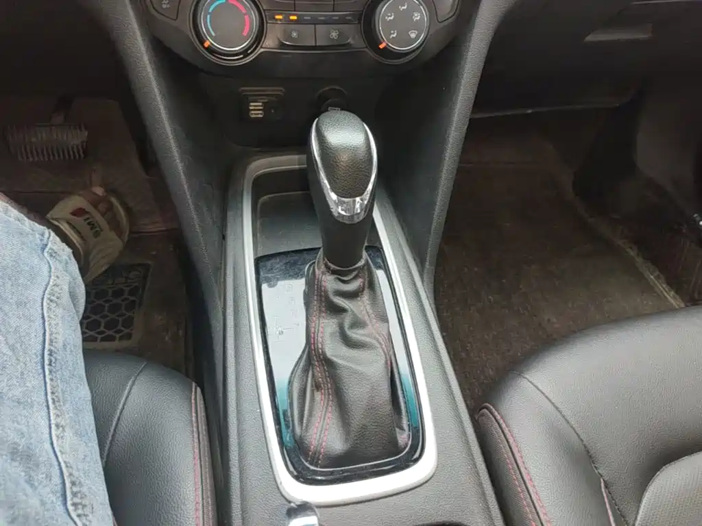 Chevrolet Monza 2019 2019 RS 330T Auto Smooth Edition China VI