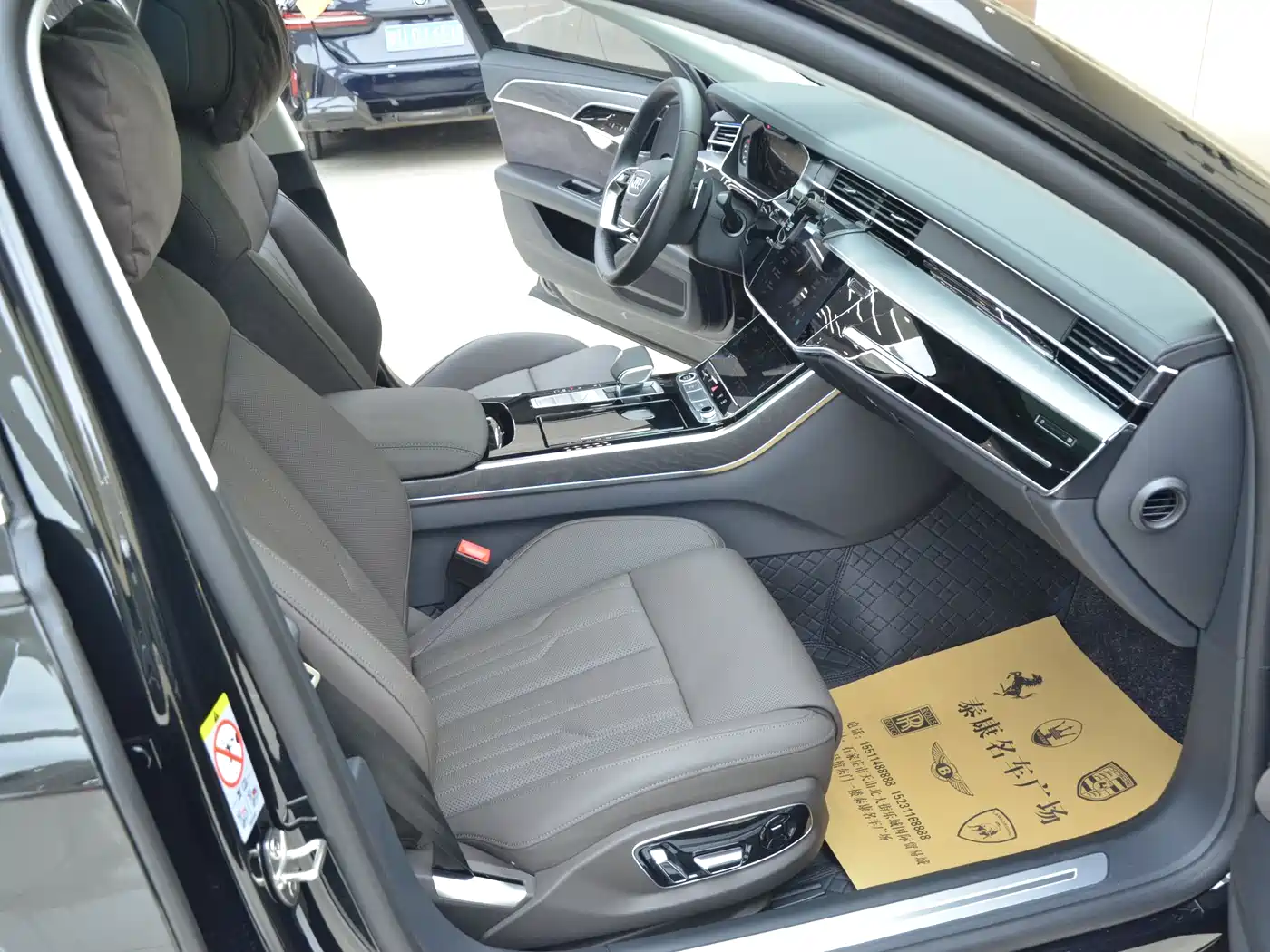 AUDI A8