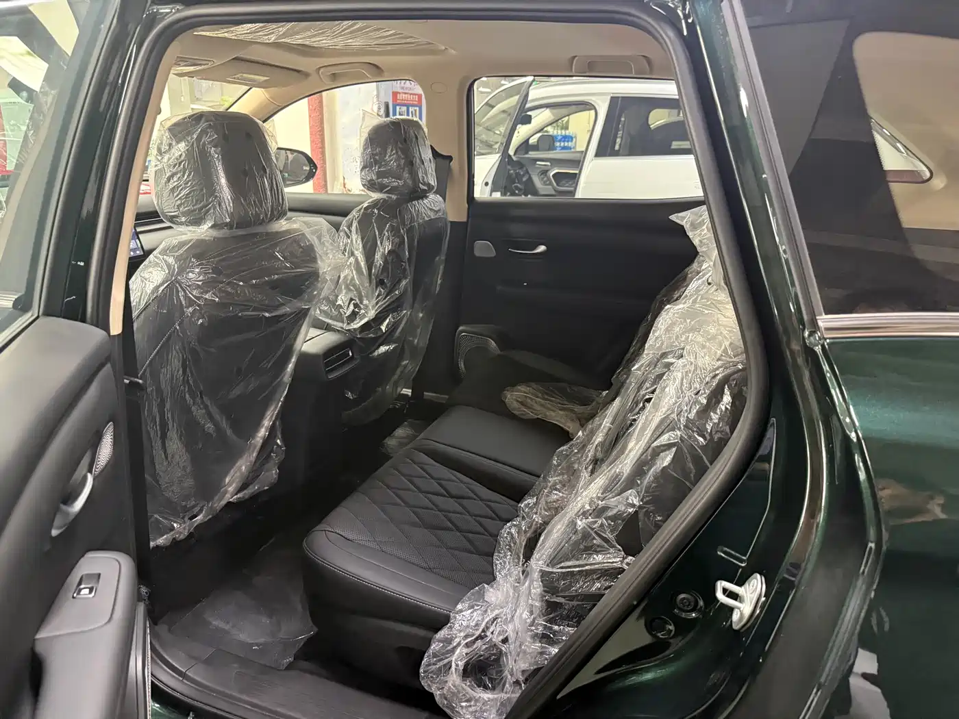 Landian E5 PLUS 2026 165km Long Range First Edition Max 7-Seater фото 11