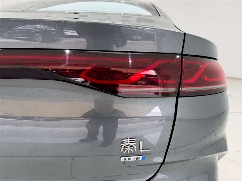 BYD Qin L 2026 Model DM-i 210KM Superior Edition фото 10