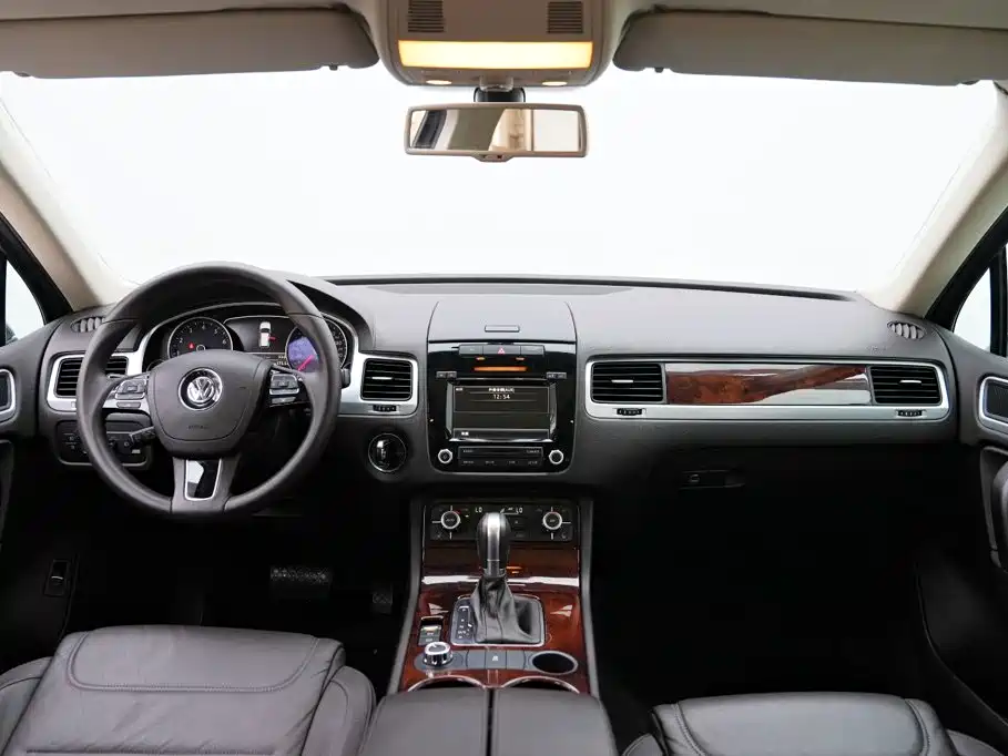 Фото 9 - Volkswagen Touareg