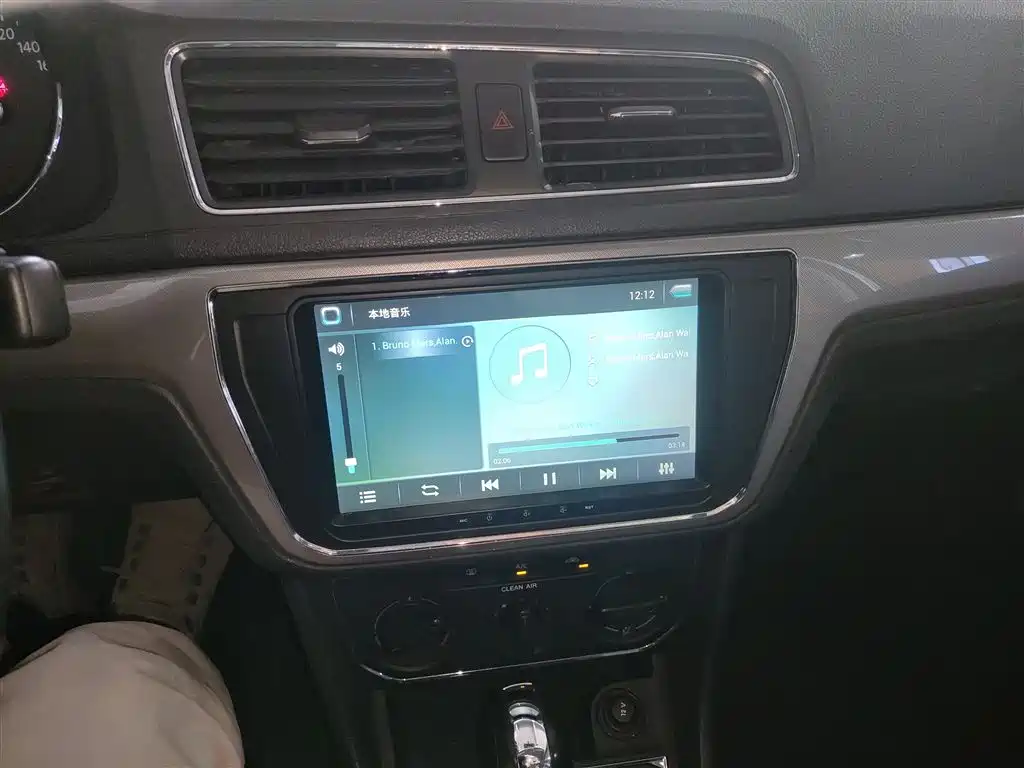 Volkswagen Lavida 2017 1.6L Automatic Comfort Edition фото 9