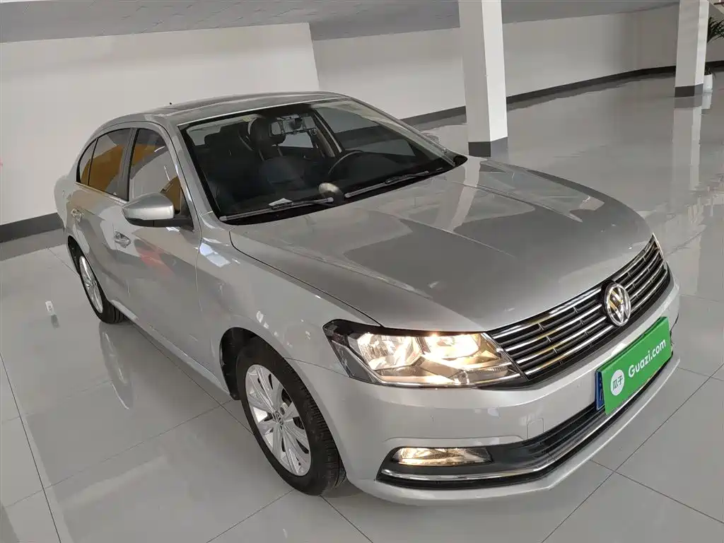Volkswagen Lavida 2017 1.6L Automatic Comfort Edition фото 22