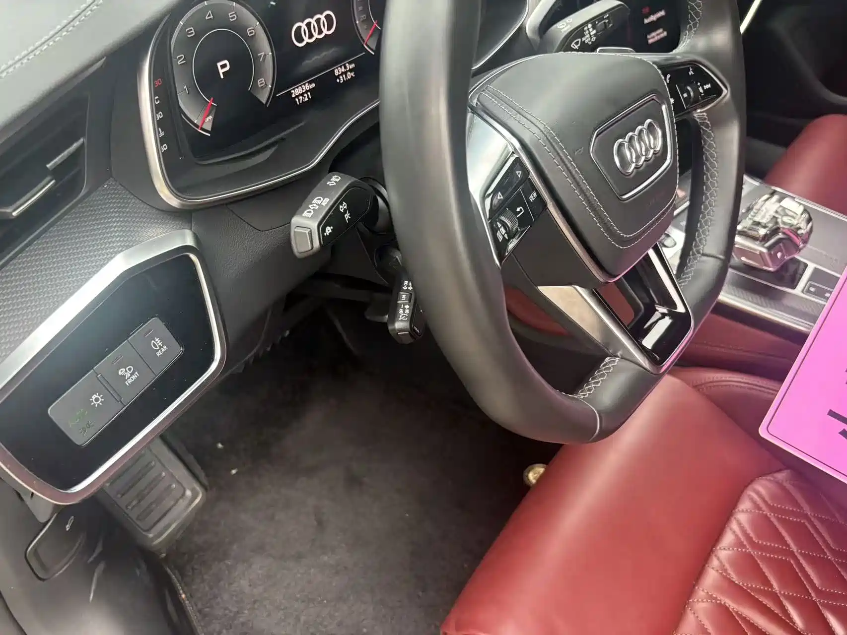 Фото 7 - Audi A7L