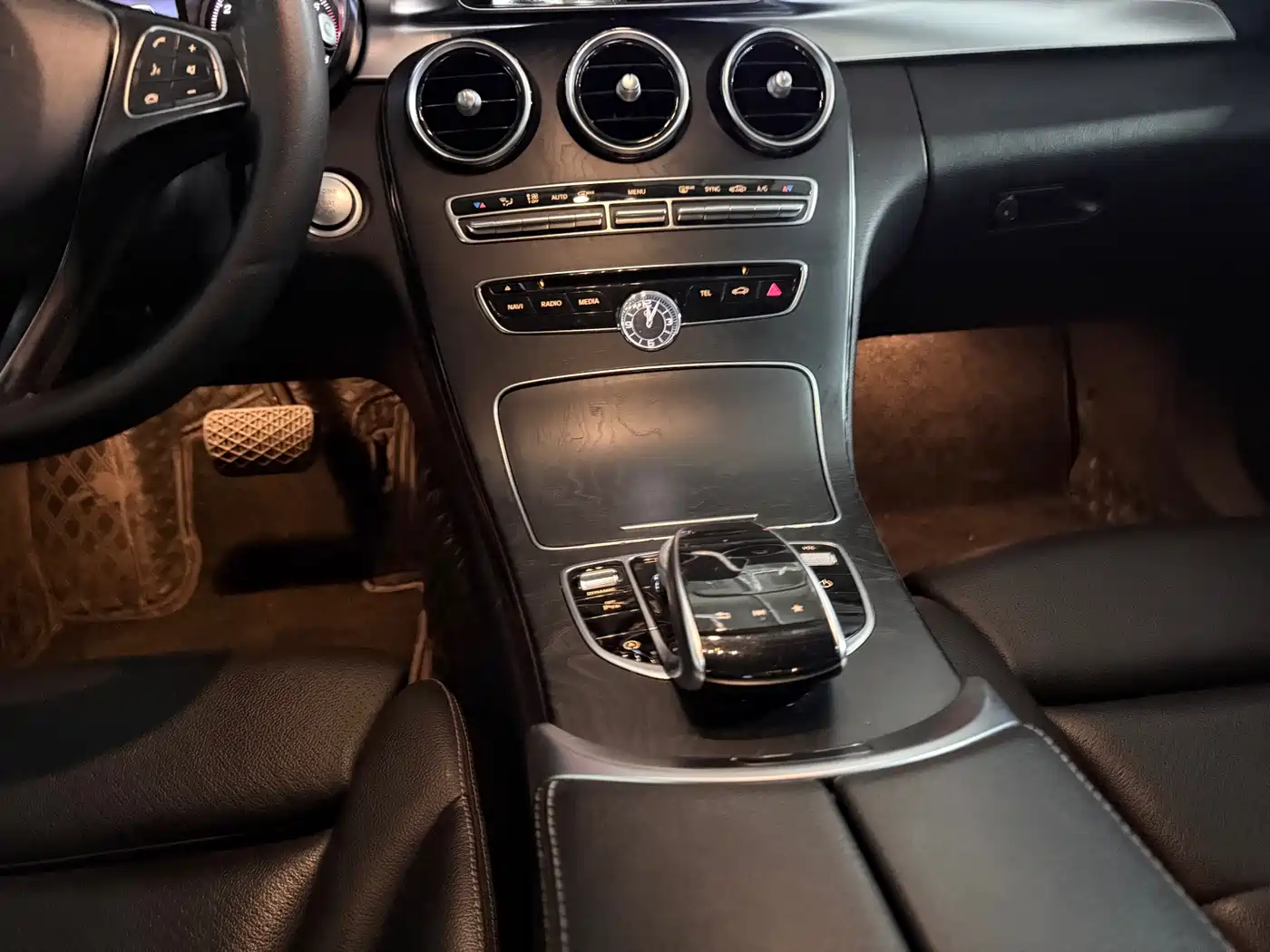Mercedes-Benz C-Class 2017 Facelift C 200 L Sport Edition фото 16