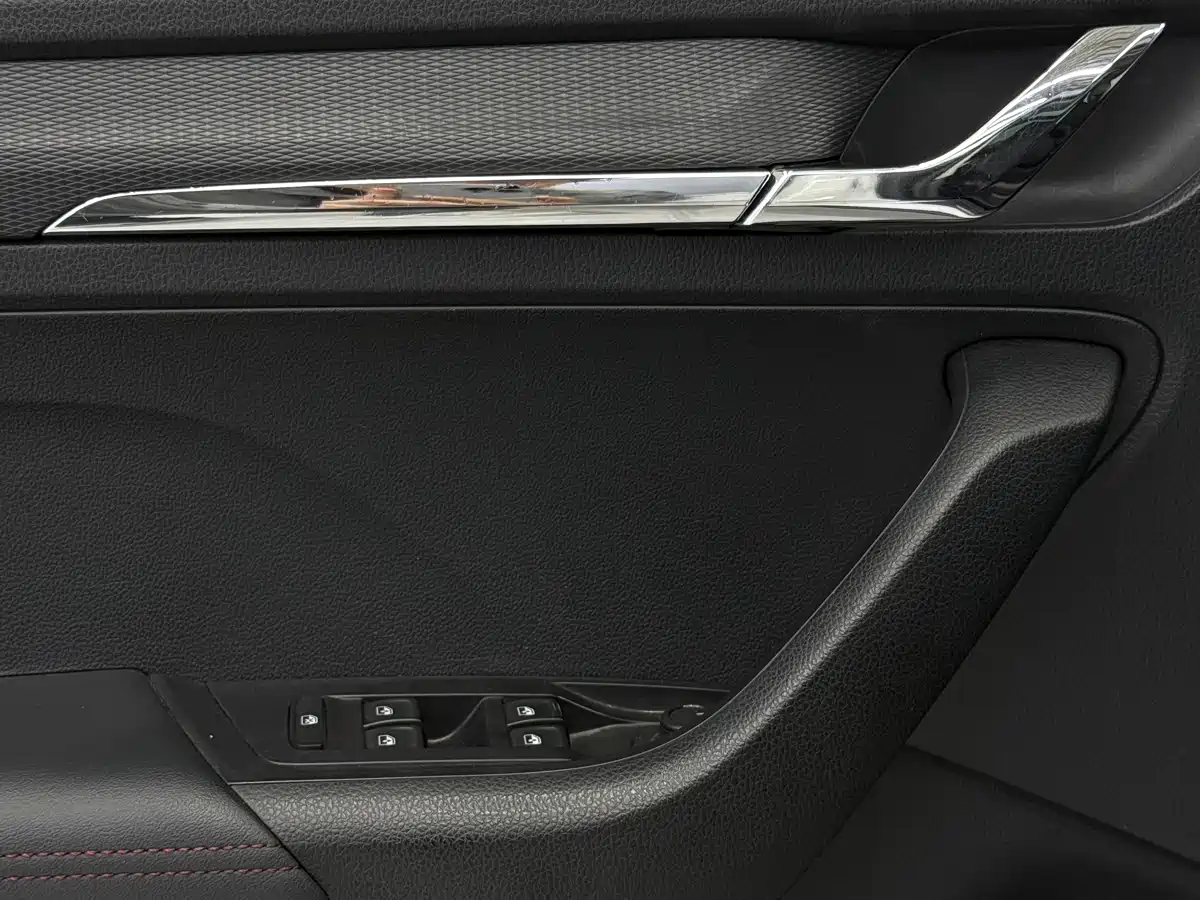 Škoda Kamiq 2021 GT TSI230 DSG Flagship Edition фото 7