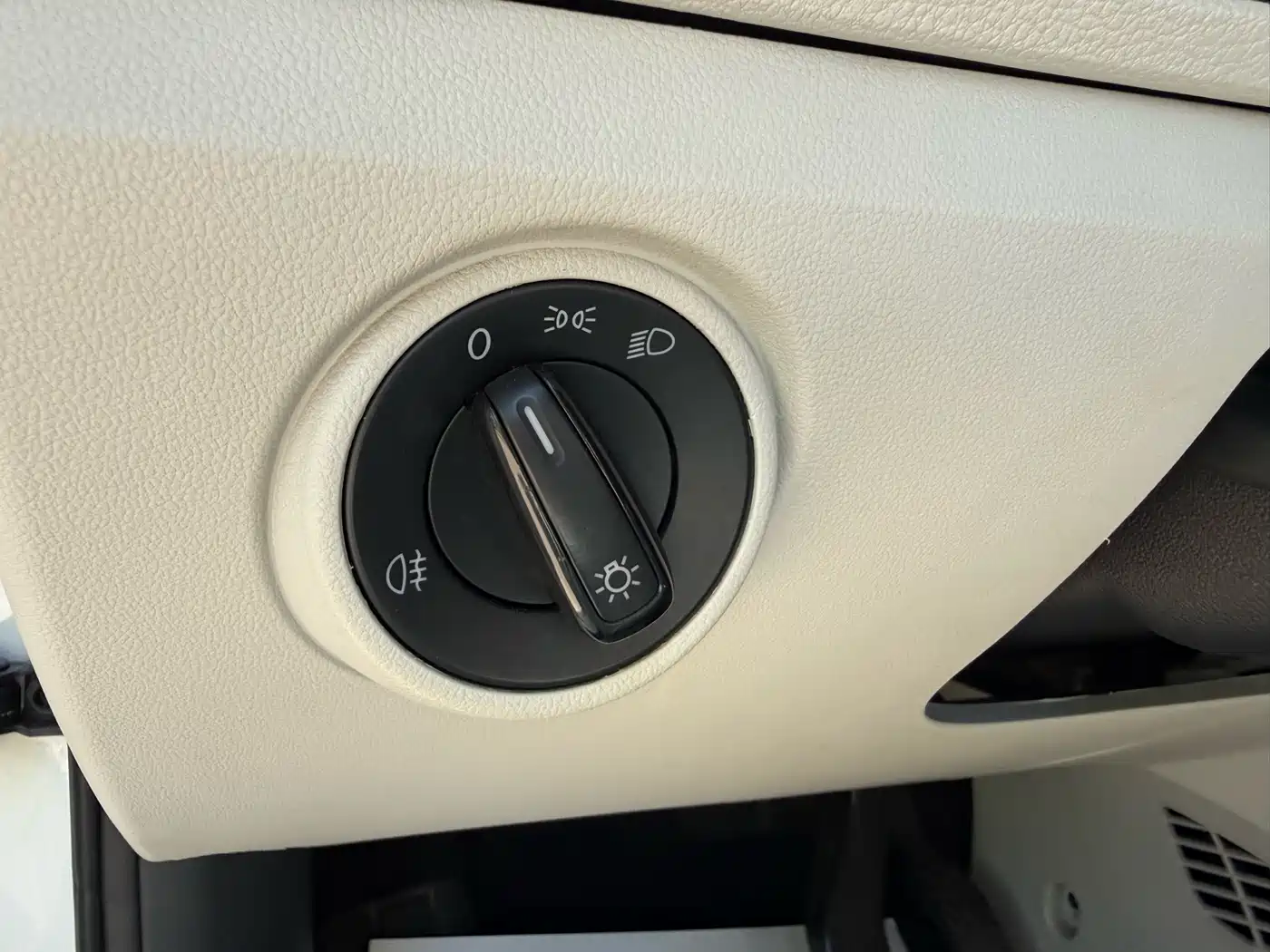 Volkswagen up! 2015 1.0L move up! фото 15