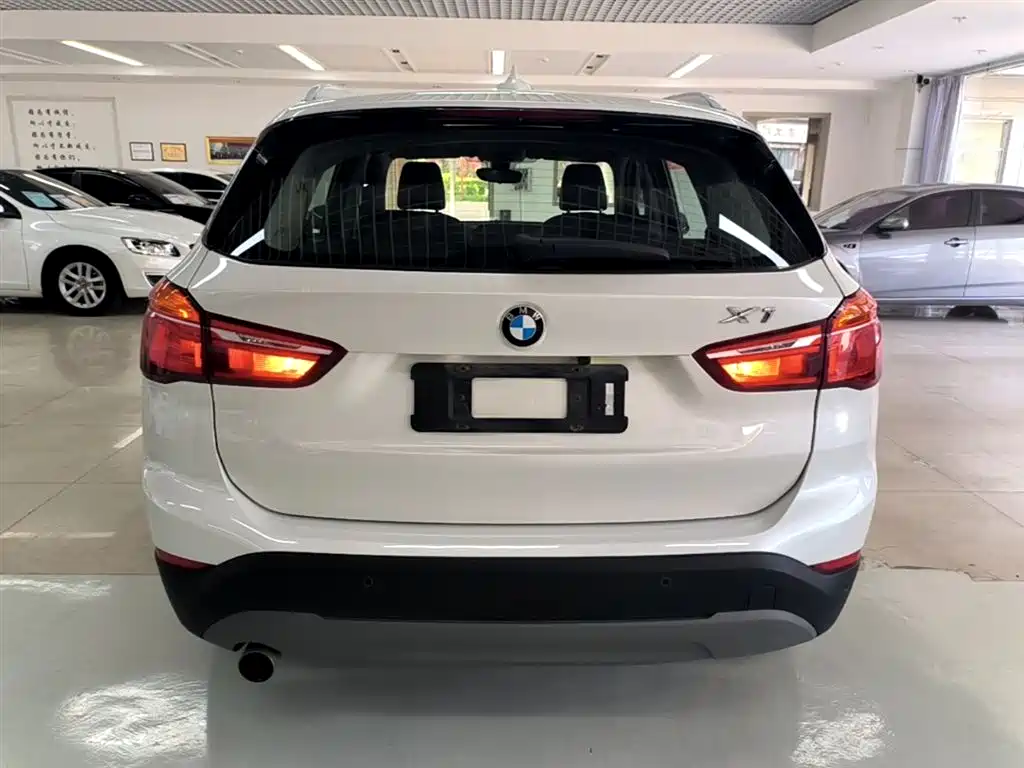 BMW X1 2018 sDrive18Li Fashion Model фото 6
