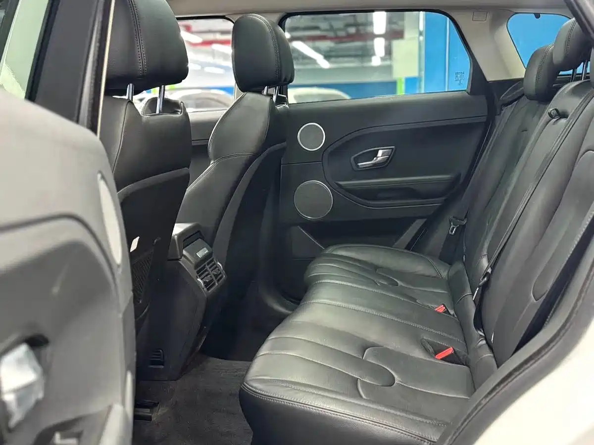 Land Rover Range Rover Evoque 2015 2.0T 5-Door Fashion Edition фото 5