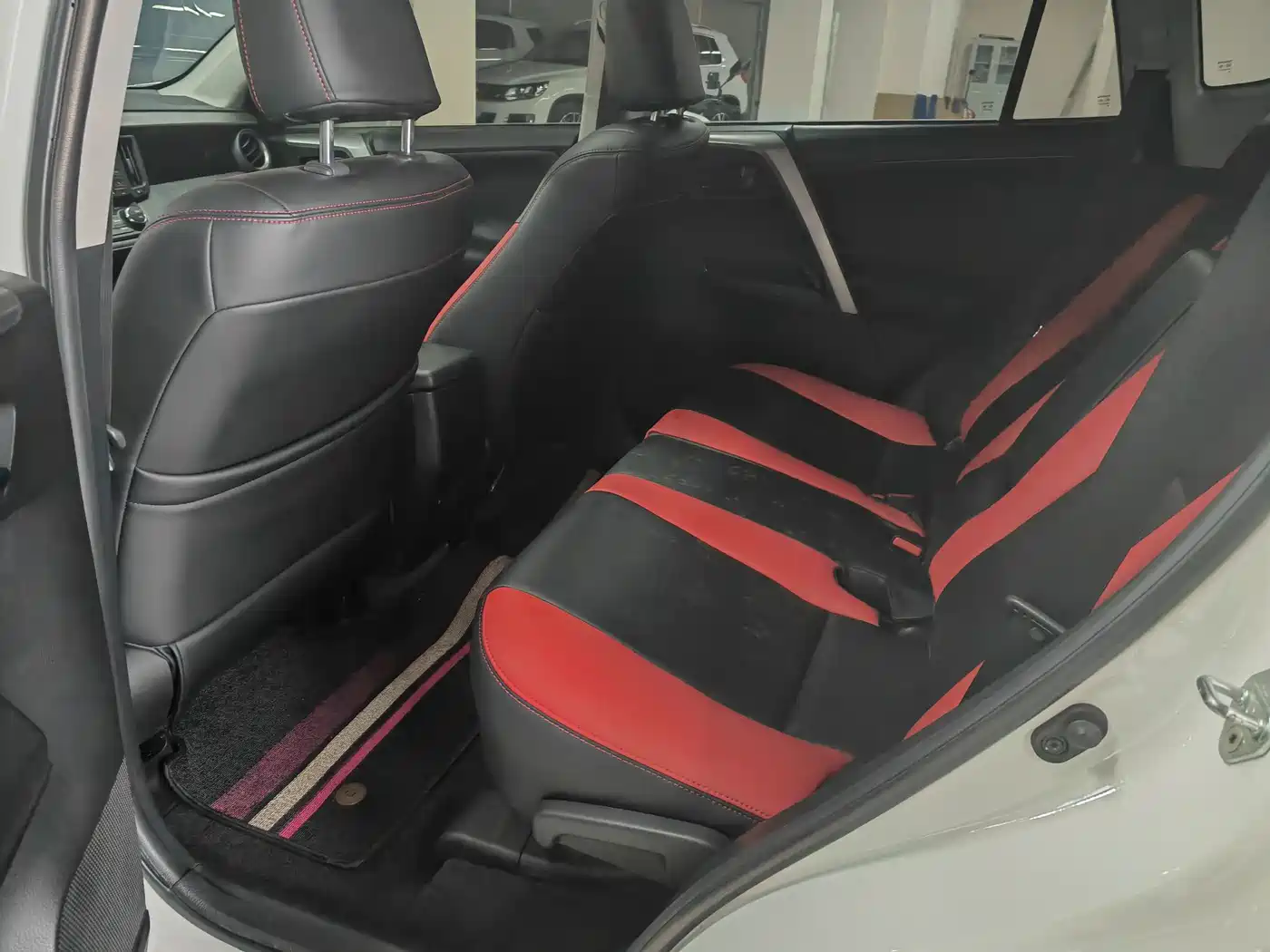 Toyota RAV4 Rongfang 2019 2.0L CVT 2WD Style X Limited Edition China VI фото 10
