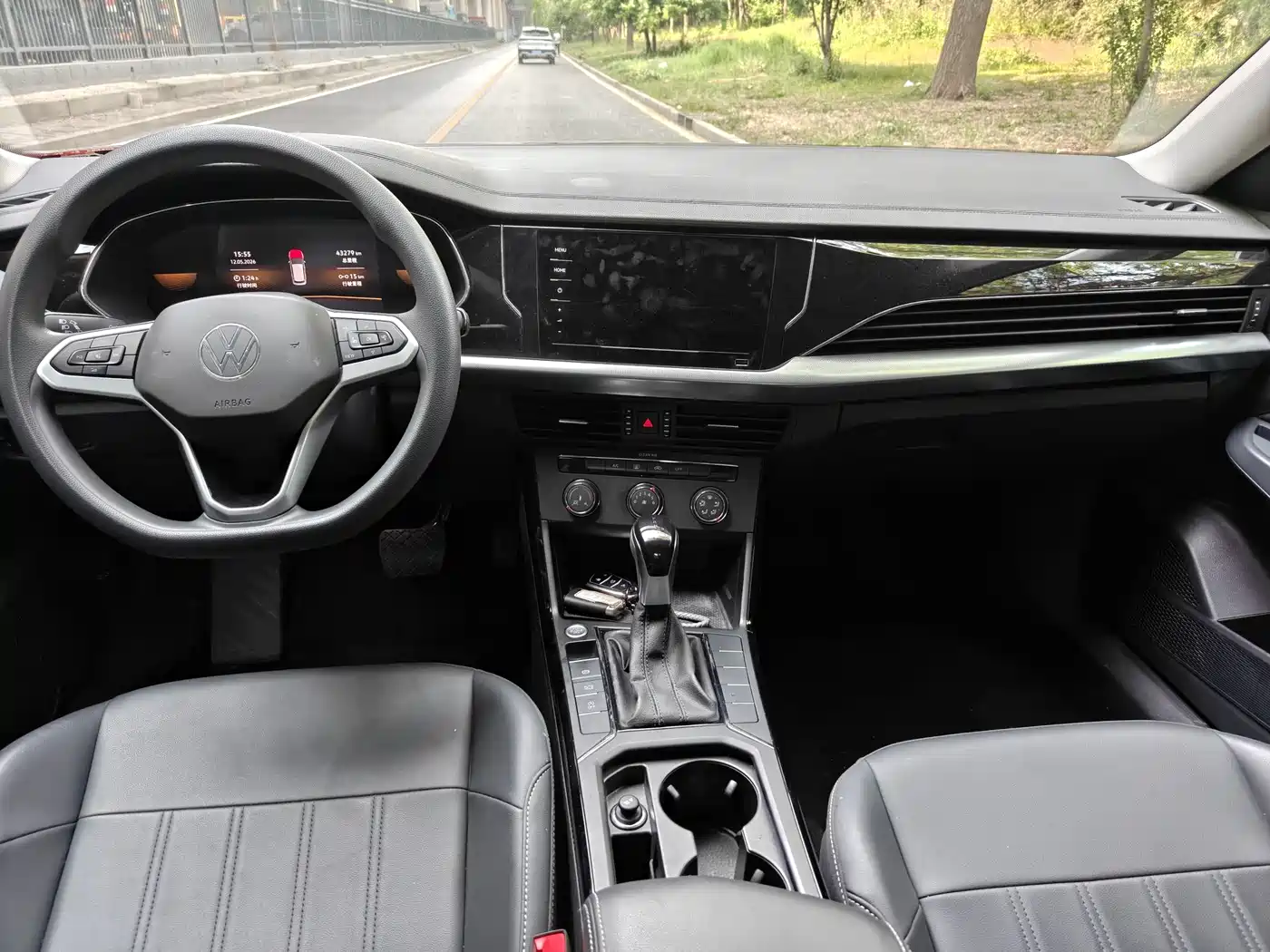 Volkswagen Passat 2024 280TSI Business Edition фото 10