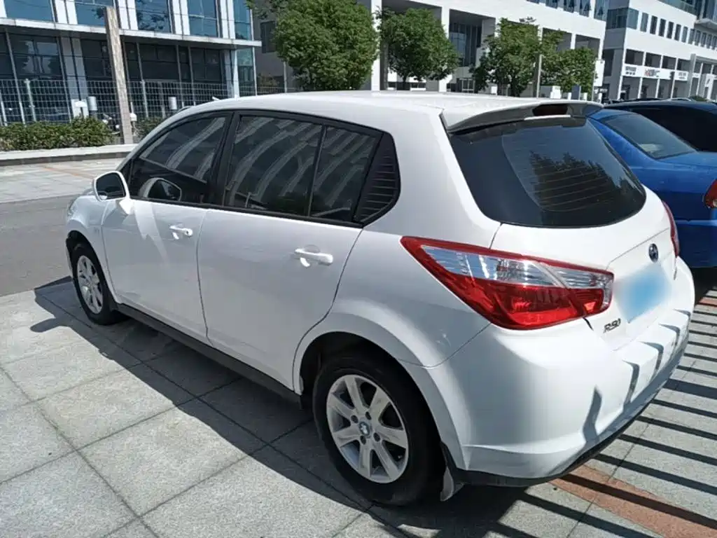 Venucia R50 2017 2016 Model 1.6L Manual Elite Edition