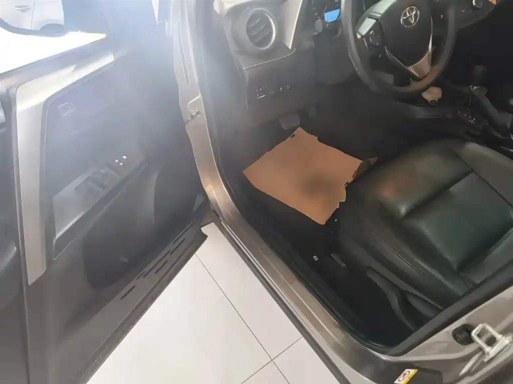 Toyota RAV4 Rongfang 2016 2.0L CVT 2WD Trend (China V) фото 12