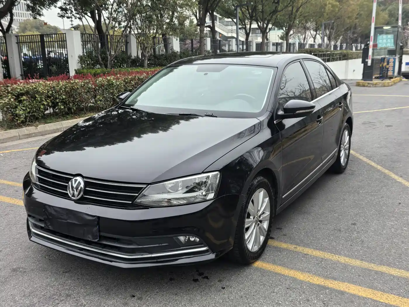 Volkswagen Sagitar 2017 1.6L Automatic Comfort фото 3